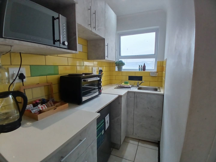 To Let 1 Bedroom Property for Rent in Muizenberg Western Cape